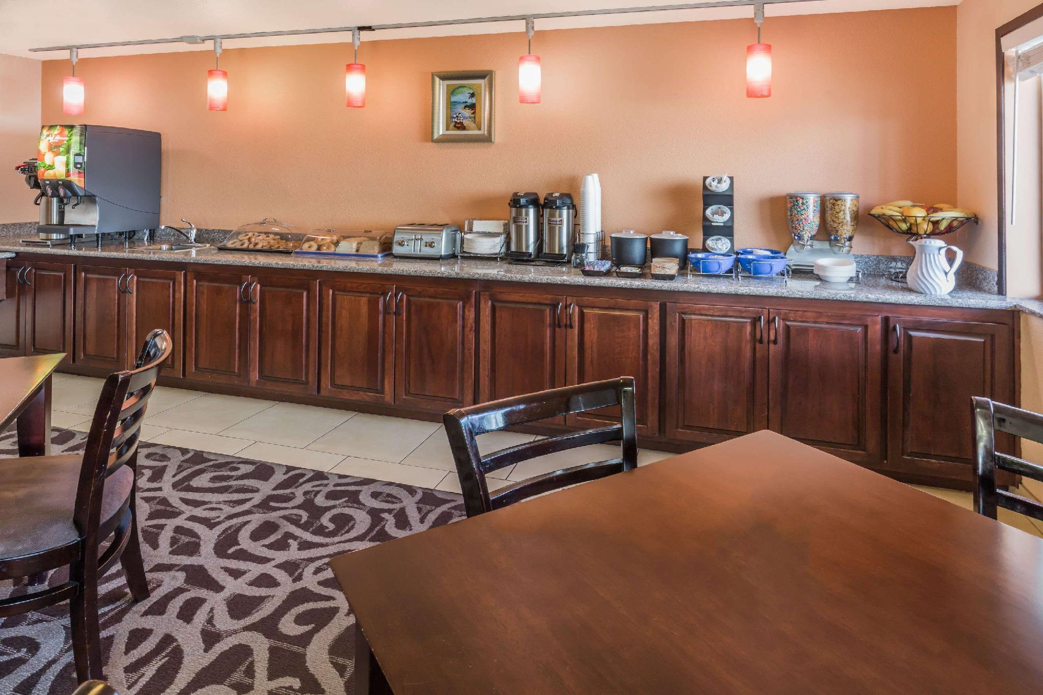 Motel Travelodge By Wyndham 2*