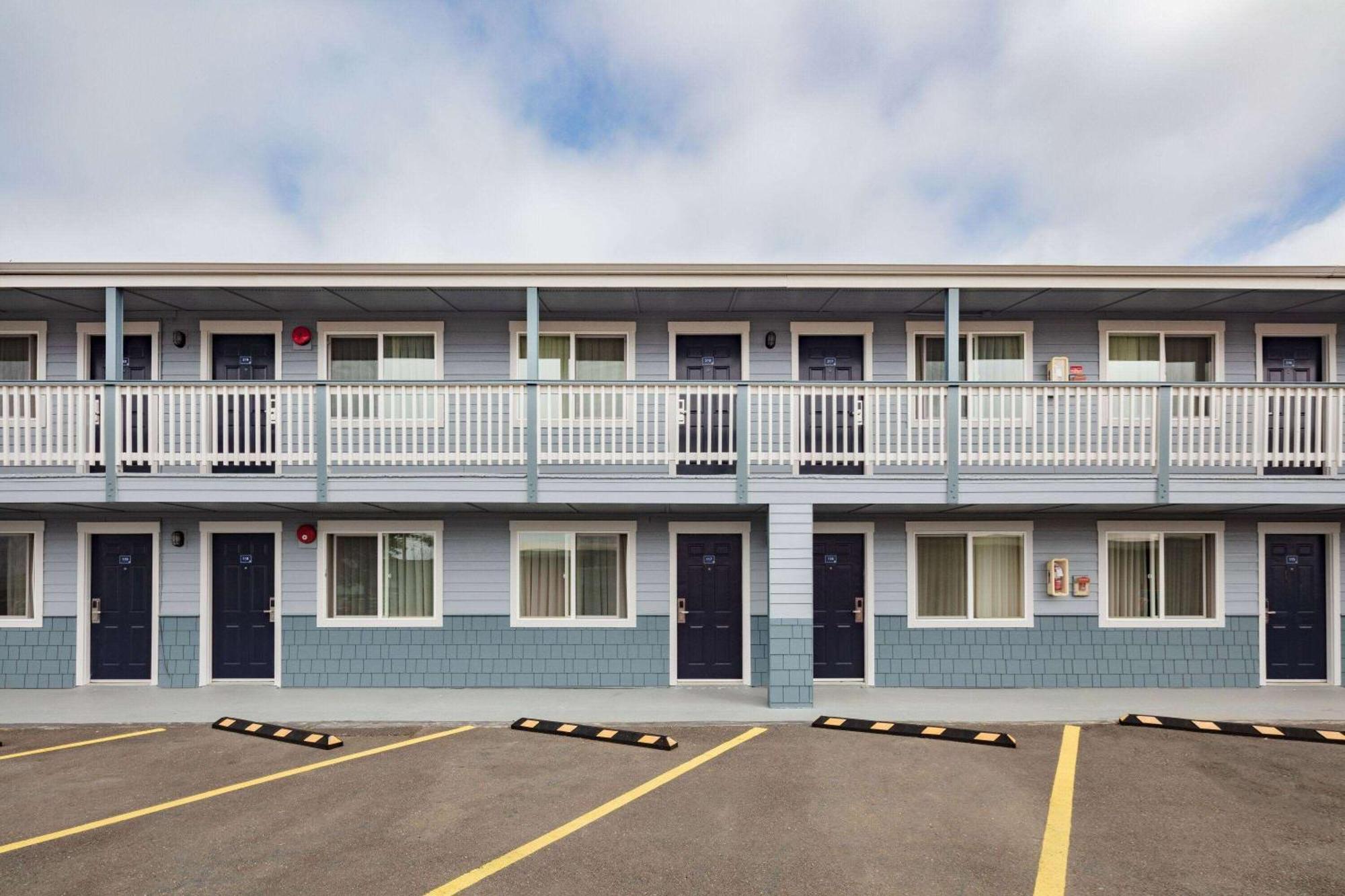 Travelodge By Wyndham Motel